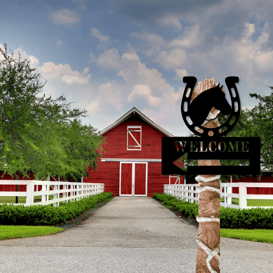 Wall Art Black / 12 Inch Horse Shoe Welcome Sign with Left Arrow